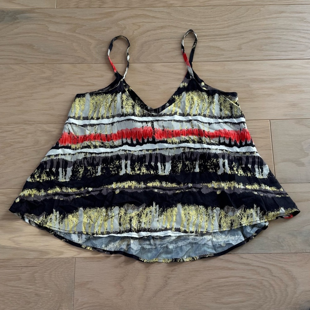 WallpapHER women’s tank top size Small